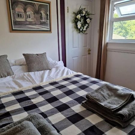 Lopez Home Crawley Ifield エクステリア 写真