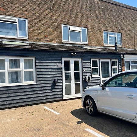 Lopez Home Crawley Ifield エクステリア 写真
